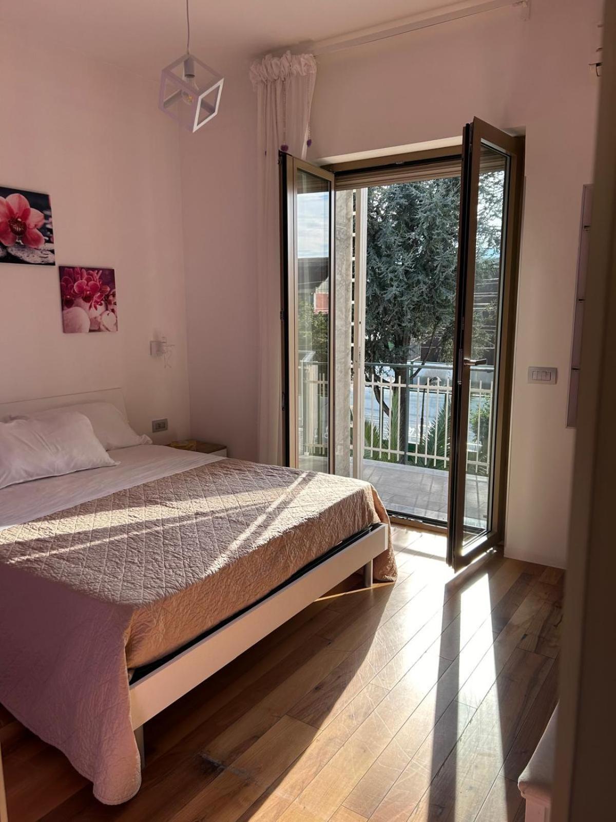 B&B Serangi - Il Piacere Di Sentirsi A Casa Cercola Bagian luar foto