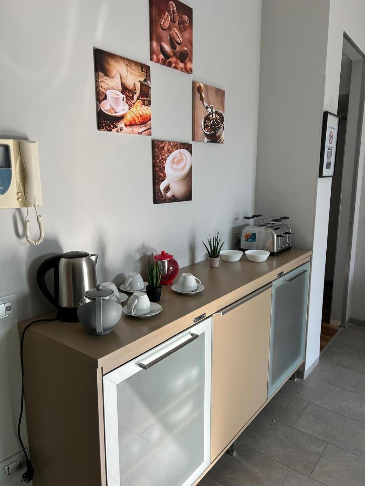 B&B Serangi - Il Piacere Di Sentirsi A Casa Cercola Bagian luar foto