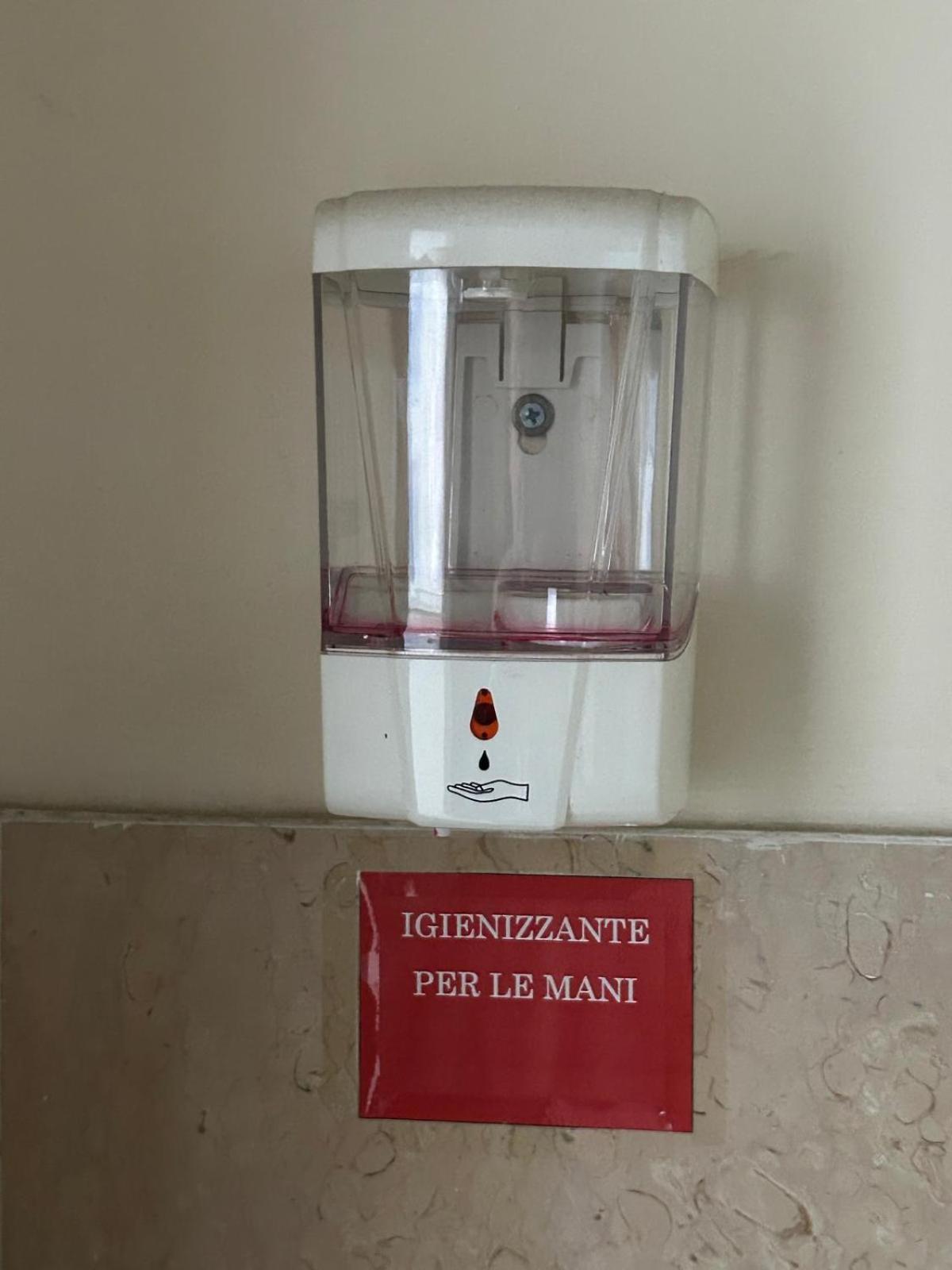 B&B Serangi - Il Piacere Di Sentirsi A Casa Cercola Bagian luar foto