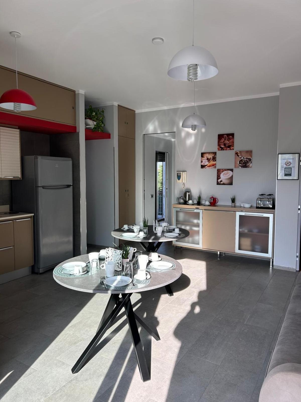 B&B Serangi - Il Piacere Di Sentirsi A Casa Cercola Bagian luar foto