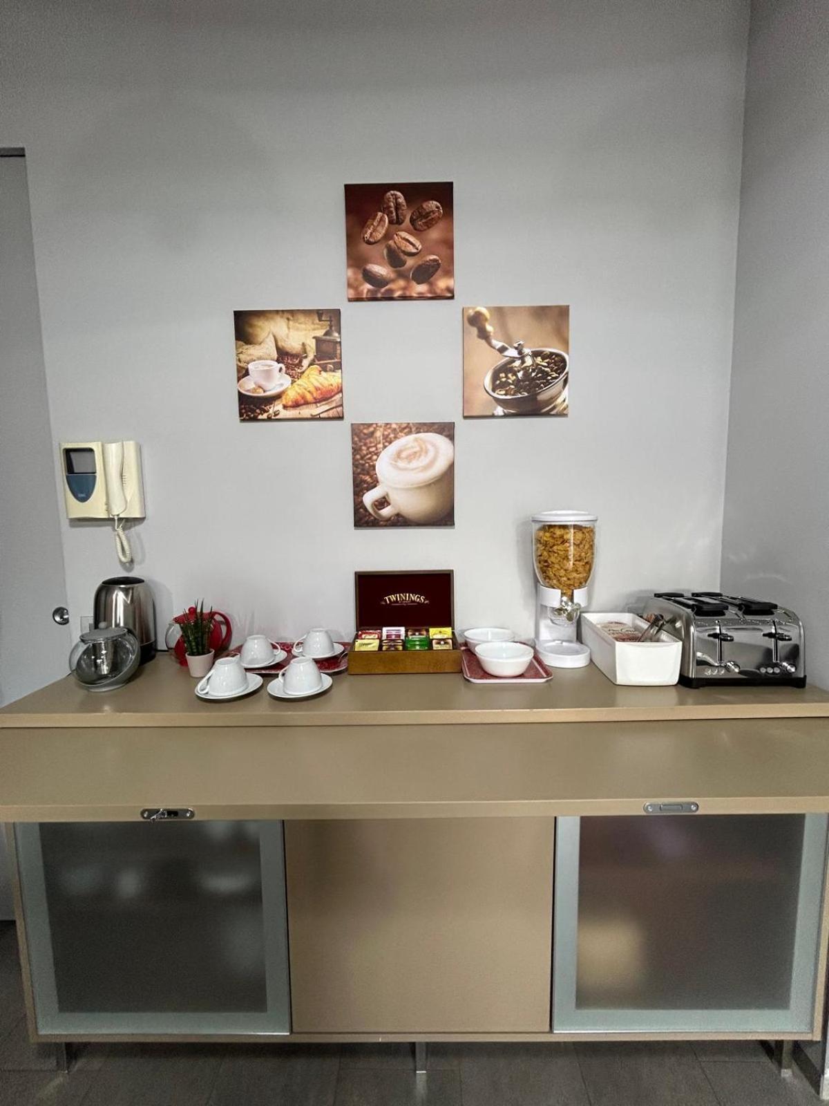 B&B Serangi - Il Piacere Di Sentirsi A Casa Cercola Bagian luar foto
