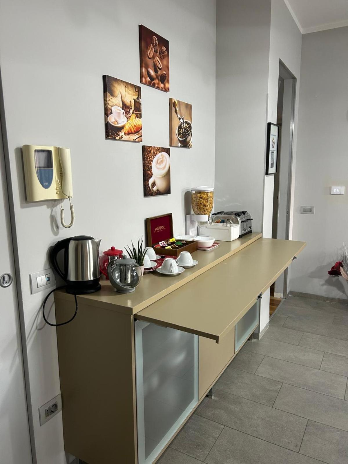 B&B Serangi - Il Piacere Di Sentirsi A Casa Cercola Bagian luar foto