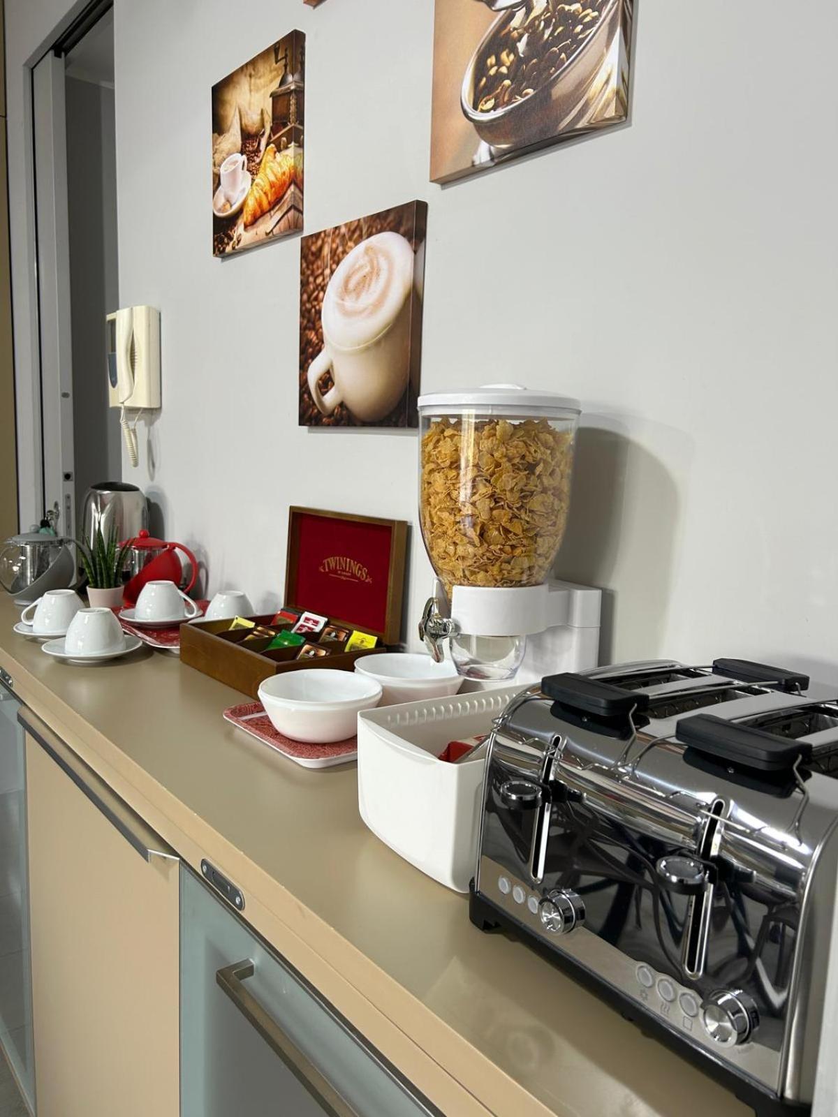 B&B Serangi - Il Piacere Di Sentirsi A Casa Cercola Bagian luar foto